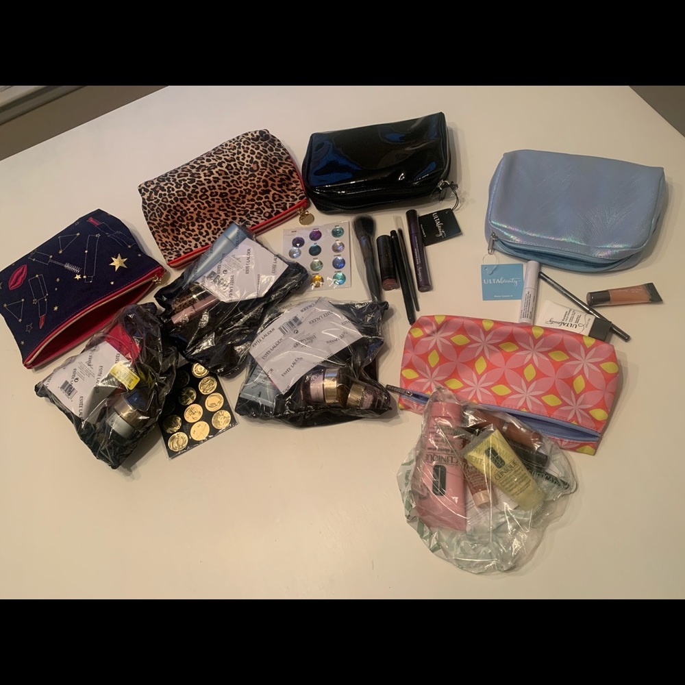 NEW !! MAKEUP KITS!! Estée Lauder- Ulta Beauty - Clinique - great deal !